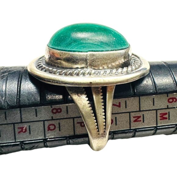 Vintage Navajo Sterling Silver Ring With Malachite Cabochon Stone Size 7.5 - Picture 8 of 13